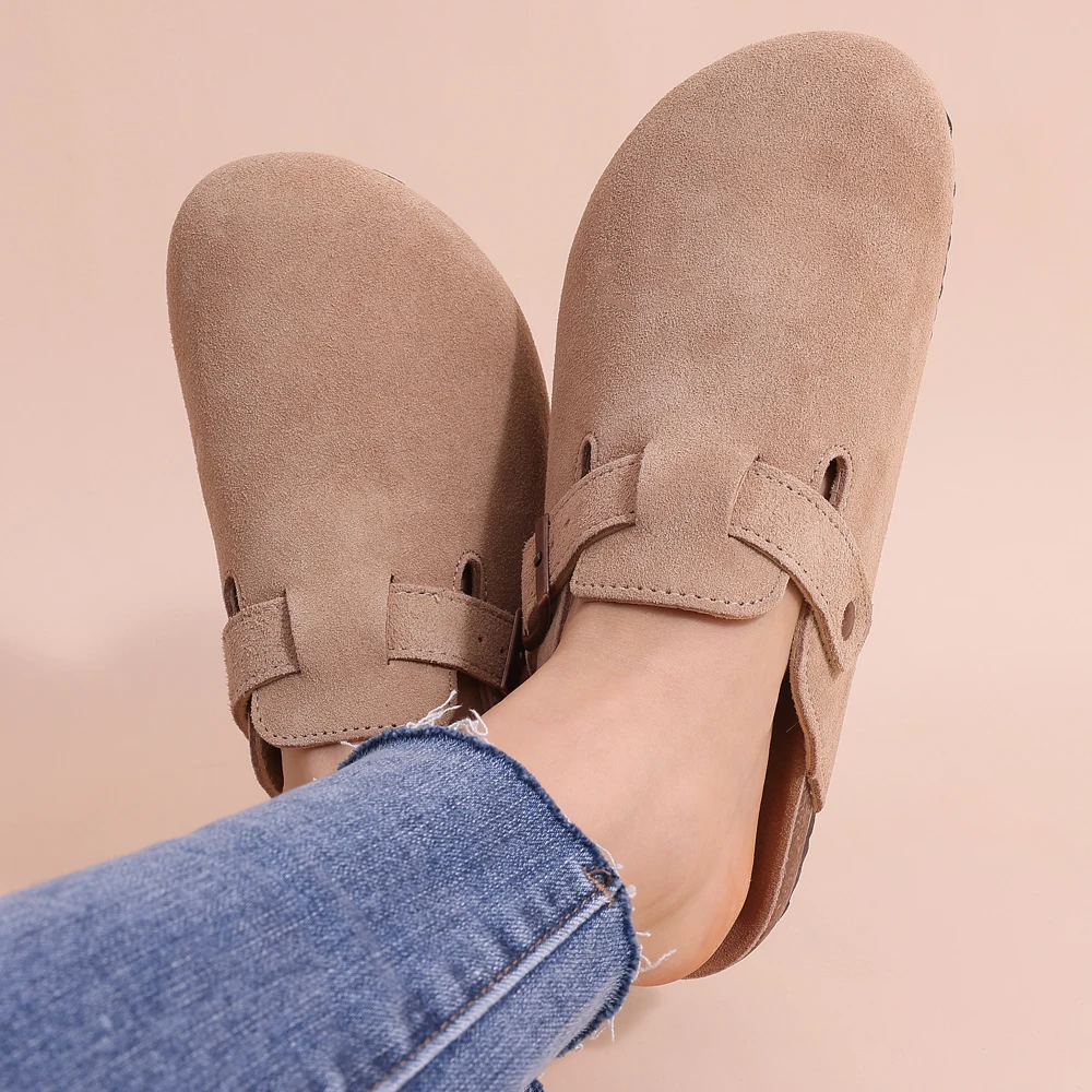 Groene kurk pantoffels voor dames met ergonomisch ontwerp, zacht fleece voetbed en ademend bovenwerk voor ultiem comfort.