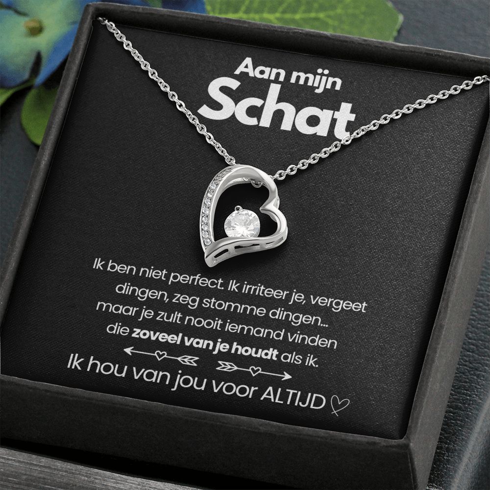 "Hartvormige ketting met sprankelende zirkonia's, verstelbare lengte, ideale elegante keuze voor liefdevolle gelegenheden."