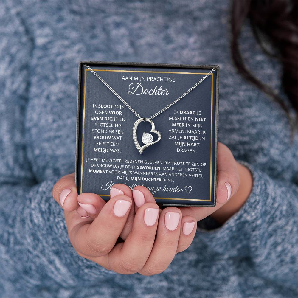 "Hartvormige ketting met zirkonia steen, luxe uitstraling, ideaal cadeau voor dochters, gepolijste hanger aan verstelbare ket