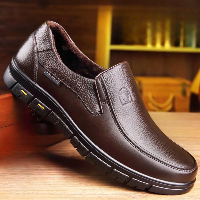 "Heren leren loafers, stijlvol en comfortabel, met plat platform en ademend ontwerp. Perfect voor dagelijks gebruik."
