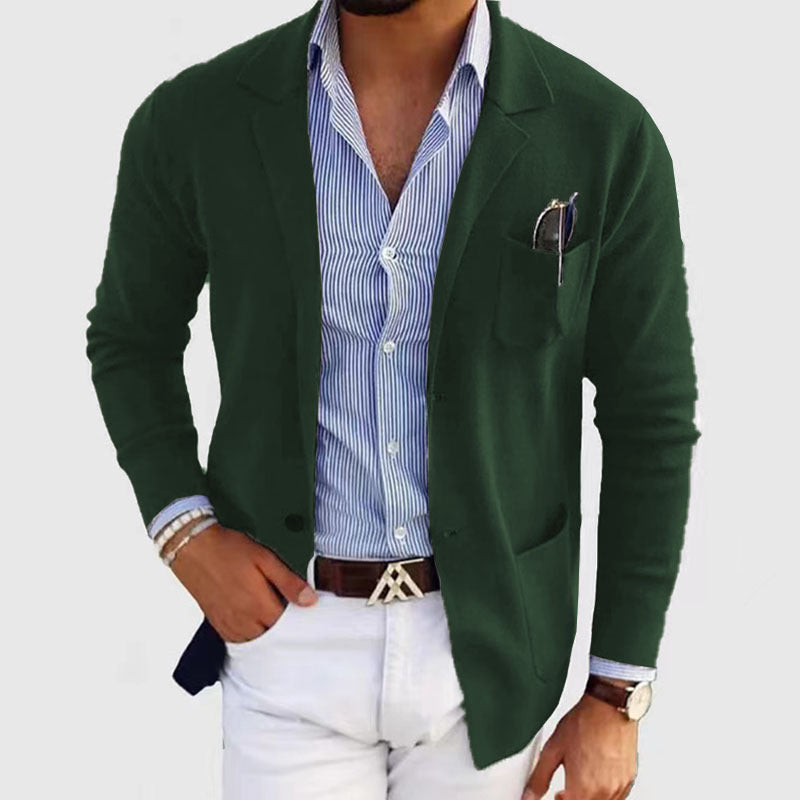 "Herenblazer met reverskraag en klepzakken in ademend polyester, ideaal voor zakelijke en casual looks."