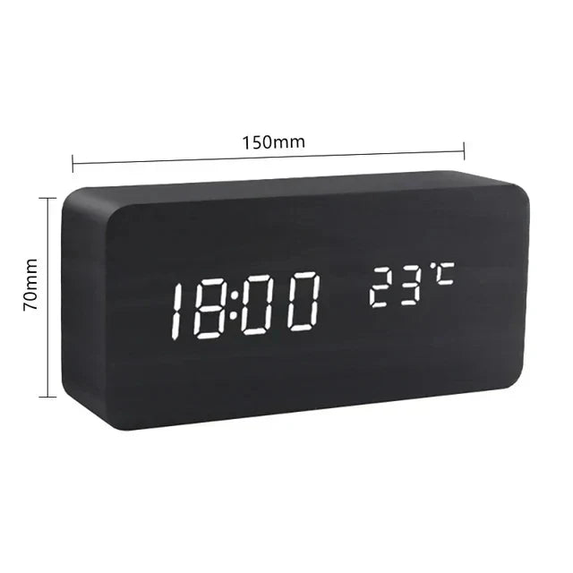 Houten wekker met LED-display, spraakbesturing en temperatuurweergave; elegant design voor elke moderne slaapkamer.