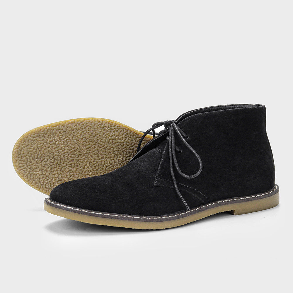Klassieke desert boots voor heren in bruin suède, stijlvol en comfortabel met slipvaste zool, perfect voor elke gelegenheid.