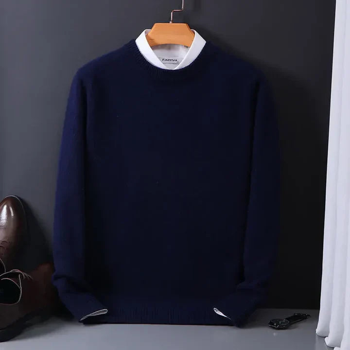 "Klassieke kasjmier heren trui, grijs, met elastische boorden. Luxe en comfortabele sweater voor heren, tijdloos design."