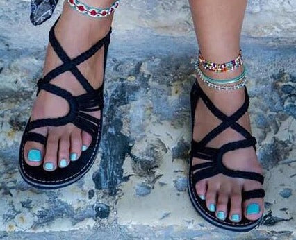 "Kleurrijke strand sandalen voor dames met verstelbare banden en comfortabele zool, perfect voor zomerse dagen op het strand.
