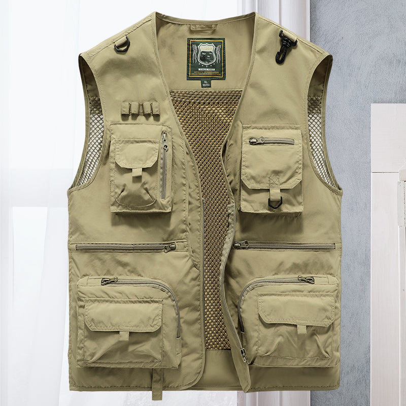 "Lichtgewicht ademend outdoorvest met meerdere zakken, ideaal voor wandelen en kamperen. Stijlvol en functioneel ontwerp."