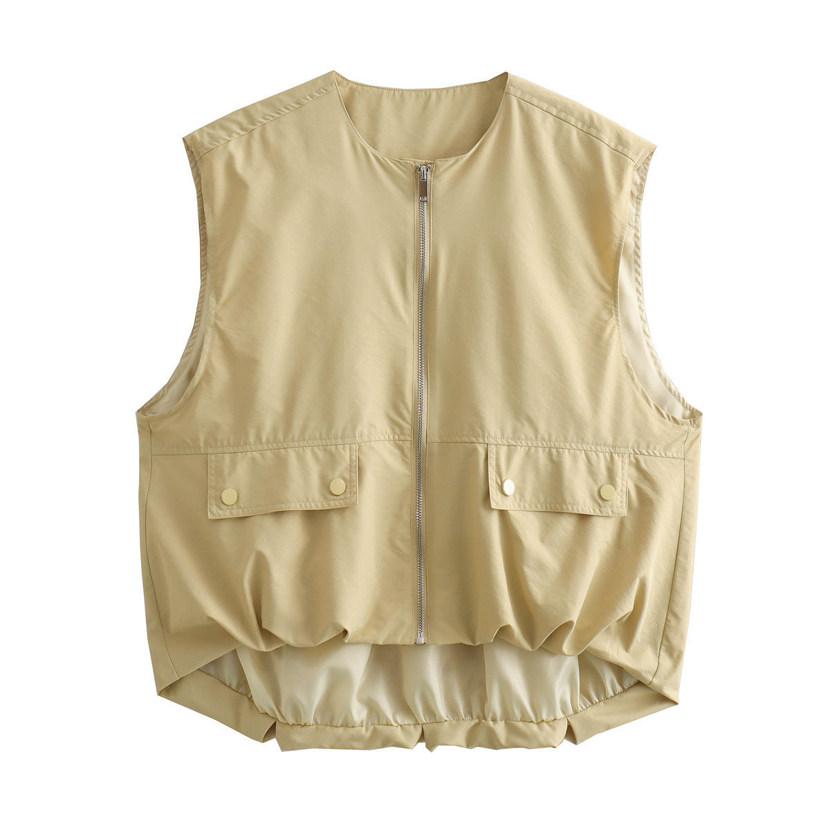 "Lichtgewicht beige mouwloos vest voor dames, met ritssluiting en klepzakken, perfect voor zowel sportieve als casual outfits
