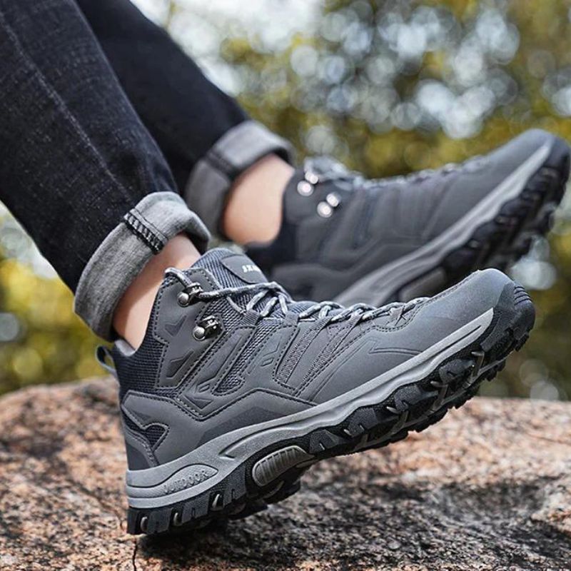 "Lichtgewicht wandelschoenen voor dames, stijlvol en robuust, geschikt voor avontuurlijke wandelingen in verschillende terrei