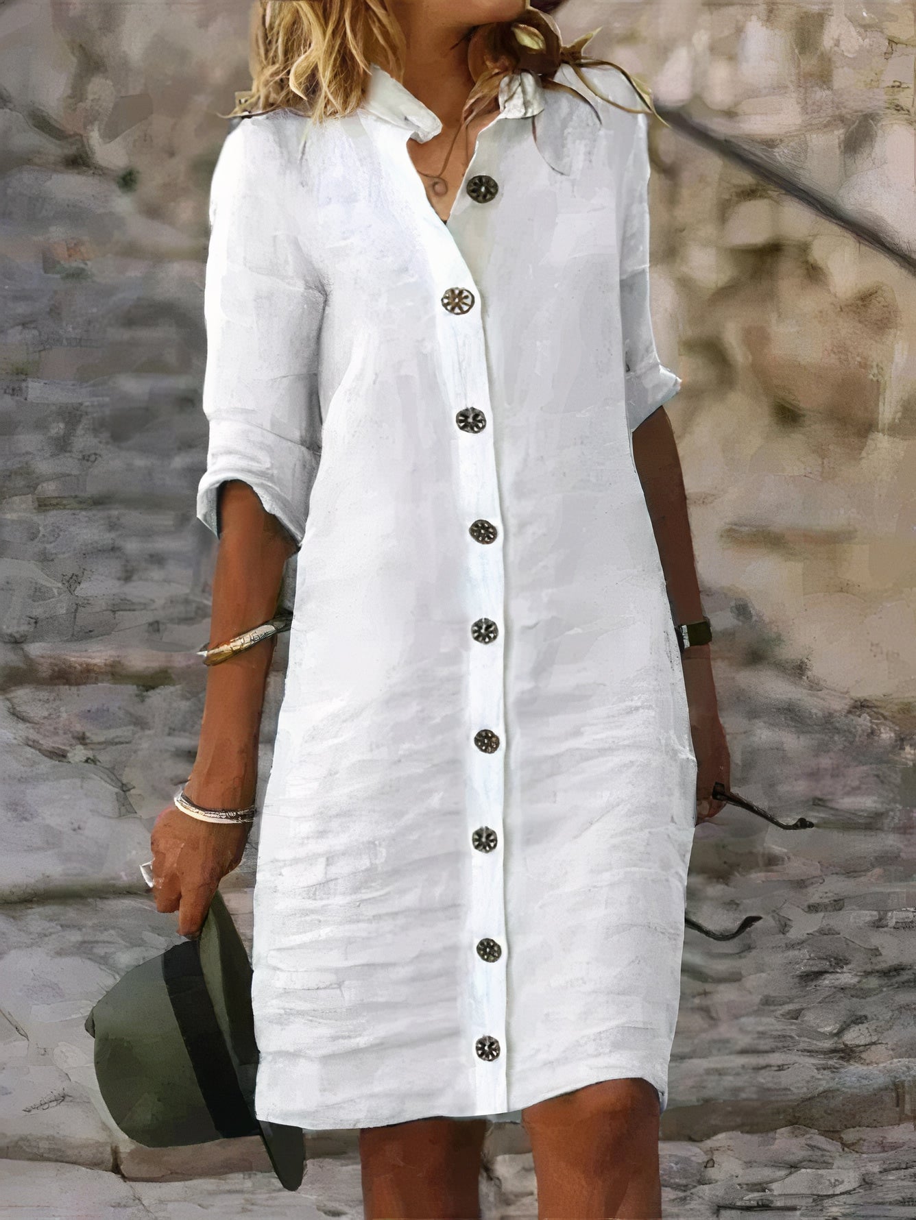 "Linnen damesjurk, ademend en elegant, met overhemdkraag en knoopsluiting. Perfect voor zomerse dagen en avonden."