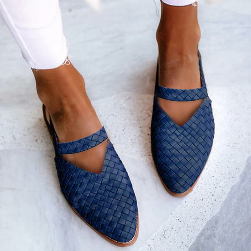 "Livia sandalen voor dames, comfortabel en stijlvol, met ergonomisch ontwerp. Verkrijgbaar in diverse opvallende kleuren."