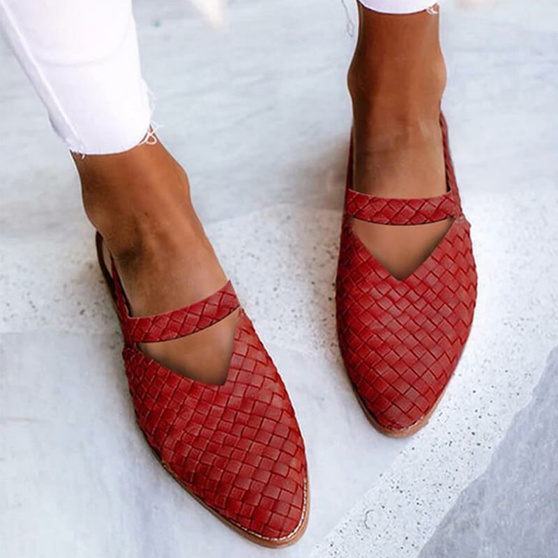 "Livia sandalen voor dames, comfortabel en stijlvol, met ergonomisch ontwerp. Verkrijgbaar in diverse opvallende kleuren."