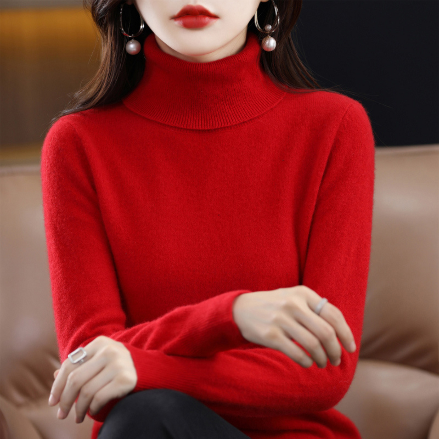 "Luxe kasjmieren coltrui voor dames met elegante colkraag in crème kleur, stijlvol en zacht, ideaal voor winterse outfits."