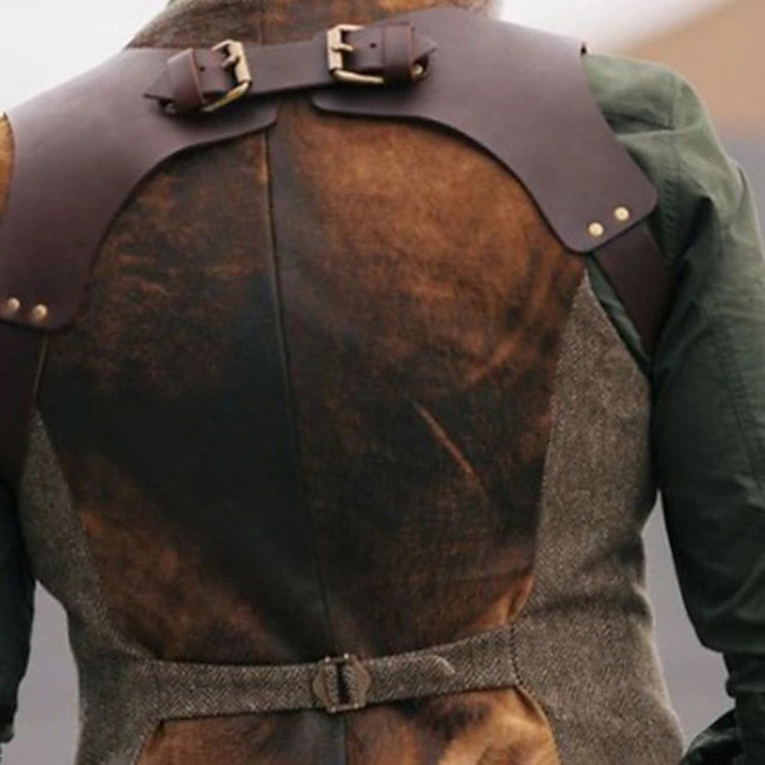 "Luxe legergroen herringbone gilet voor heren, ideaal voor formele gelegenheden, gemaakt van katoen, wol en kasjmier."