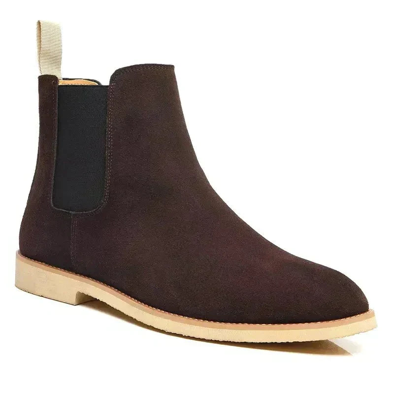 Luxe suède Chelsea boots voor dames en heren, stijlvol kalfs suède met leren binnenzool, veelzijdig en elegant ontwerp.