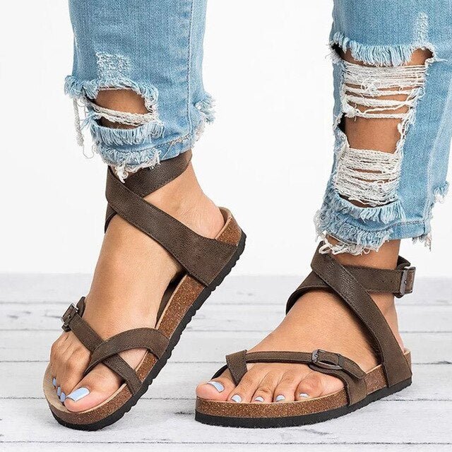 "Luxe vrouwelijke sandalen met verstelbare bandjes, elegant ontwerp, zachte demping en duurzame materialen."