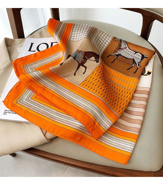 "Luxe zijden sjaal voor vrouwen met elegant ruitpatroon, satijnen afwerking, veelzijdig als accessoire. 70x70cm."