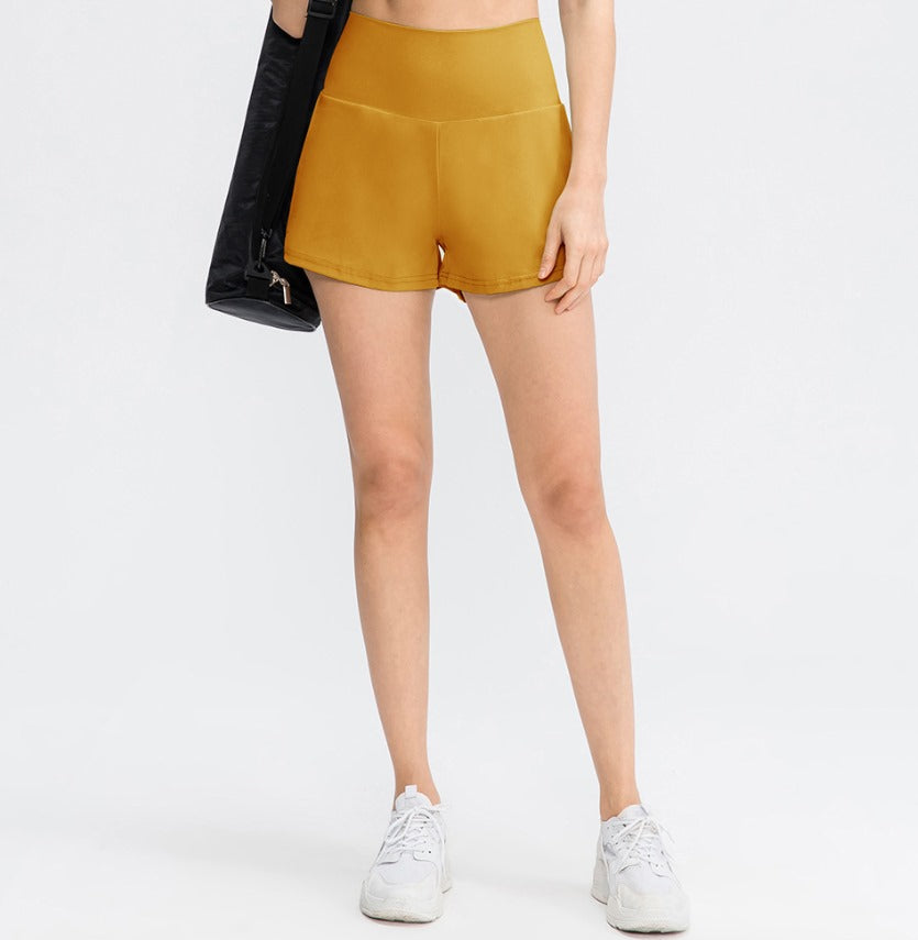 "Margarethe yoga shorts, hoge taille, ademend, 2-in-1 ontwerp, zwart, optimale bewegingsvrijheid tijdens yoga of fitness."