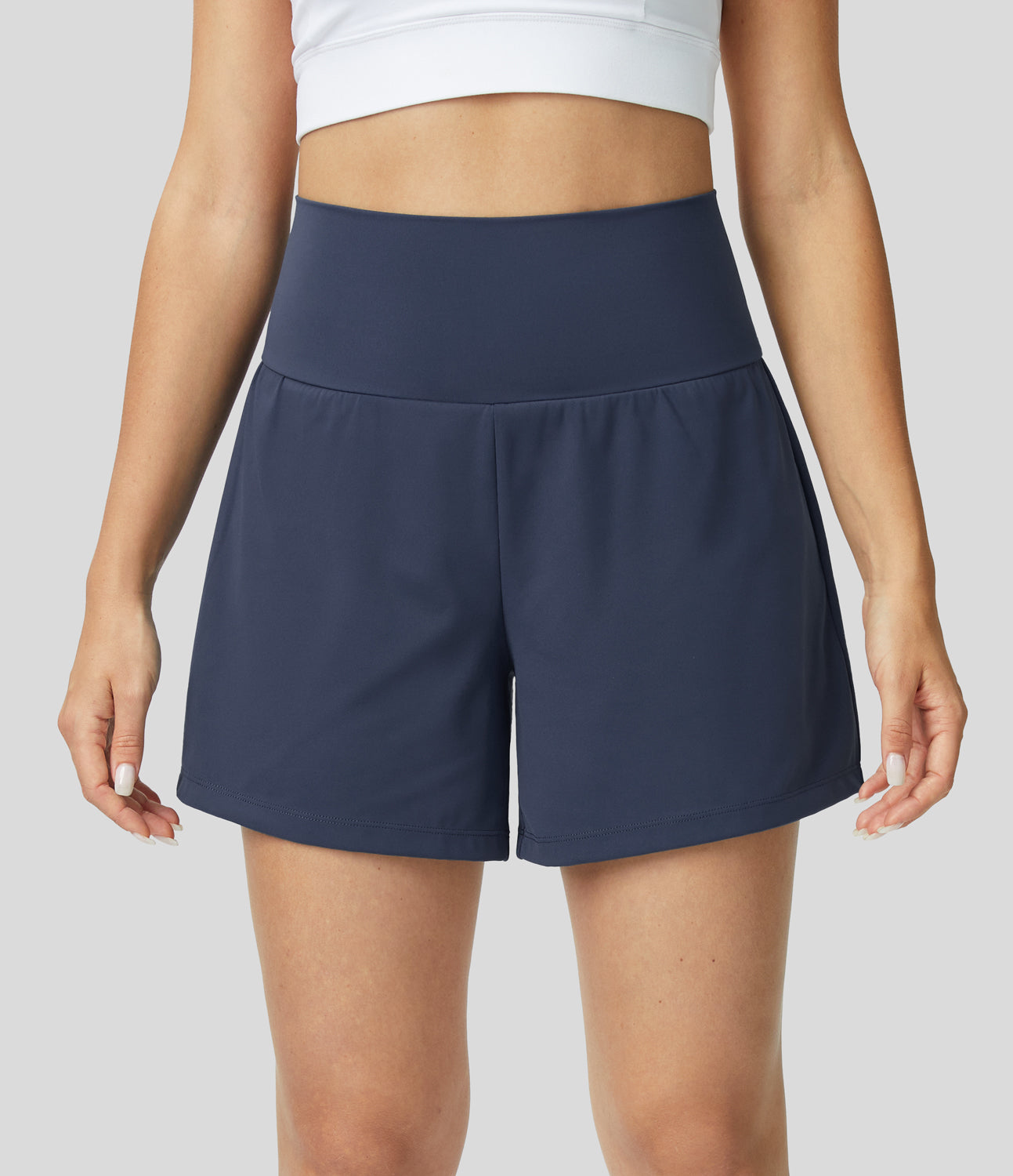 "Margarethe yoga shorts, hoge taille, ademend, 2-in-1 ontwerp, zwart, optimale bewegingsvrijheid tijdens yoga of fitness."