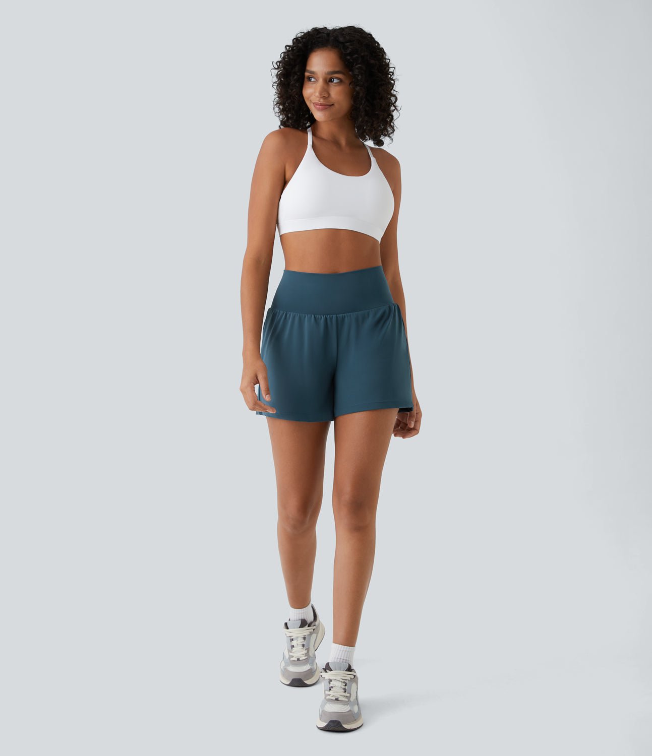 "Margarethe yoga shorts, hoge taille, ademend, 2-in-1 ontwerp, zwart, optimale bewegingsvrijheid tijdens yoga of fitness."