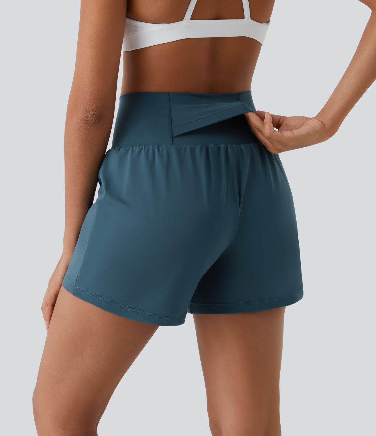 "Margarethe yoga shorts, hoge taille, ademend, 2-in-1 ontwerp, zwart, optimale bewegingsvrijheid tijdens yoga of fitness."