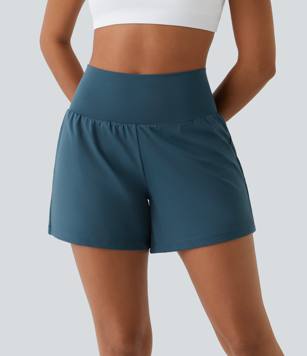 "Margarethe yoga shorts, hoge taille, ademend, 2-in-1 ontwerp, zwart, optimale bewegingsvrijheid tijdens yoga of fitness."