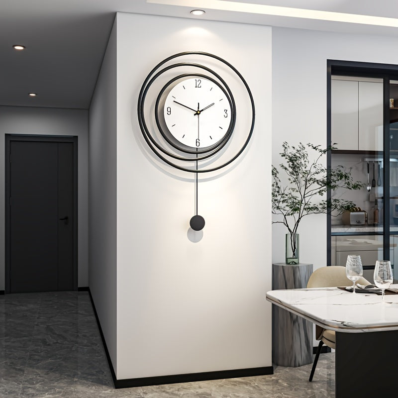 "Moderne minimalistische metalen wandklok, strakke vorm met stille werking, ideaal voor moderne interieurs, 72x45 cm."