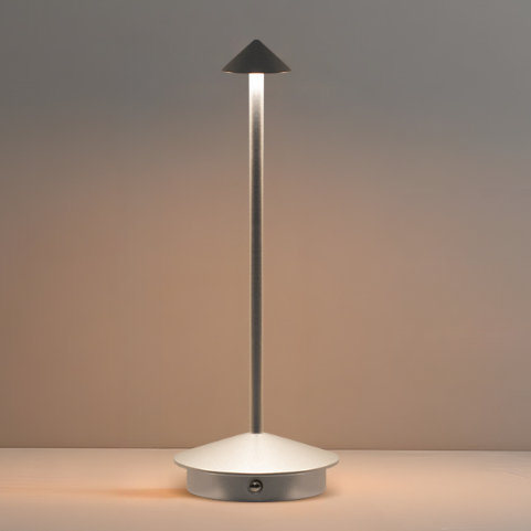 "Moderne Nordic LED tafellamp, waterdicht en dimbaar, slank design voor binnen- en buitengebruik, elegant en veelzijdig."
