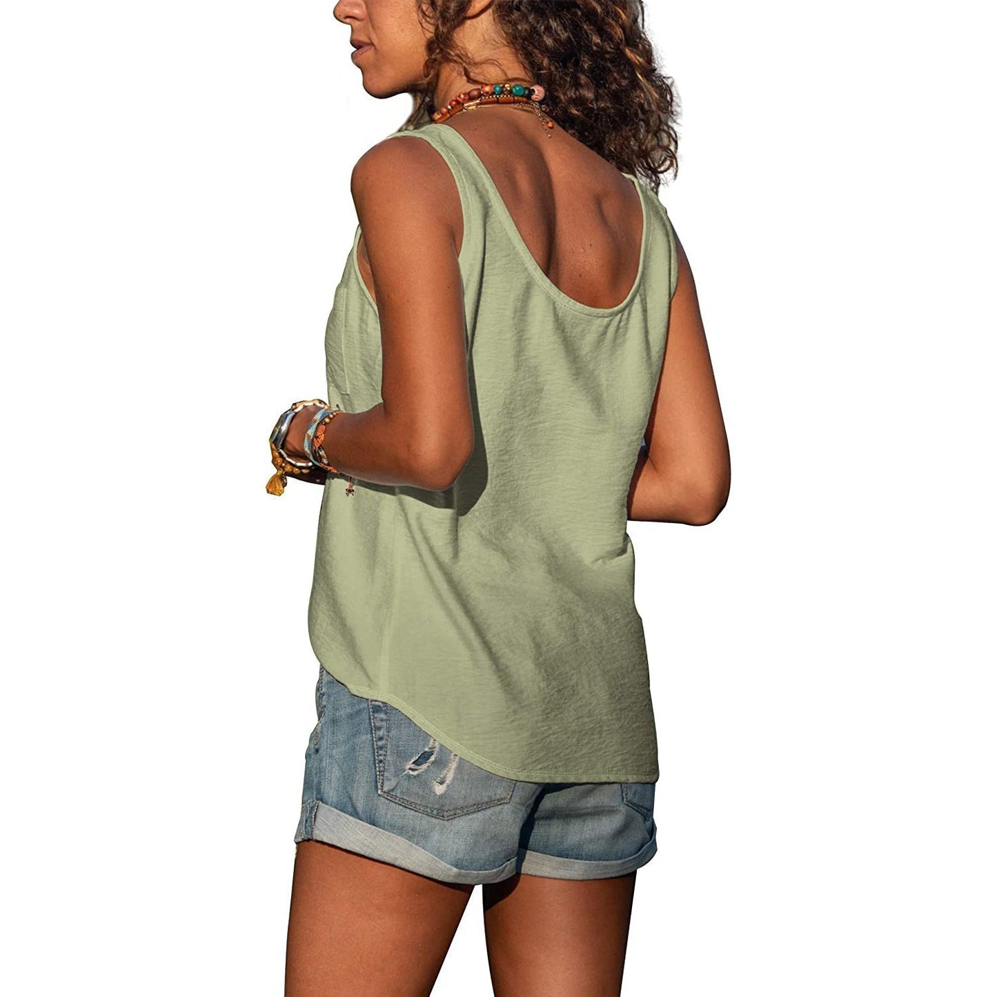 "Mouwloze tanktop met knoopsluiting, perfect voor casual en formele looks, vooraanzicht, elegante uitstraling"