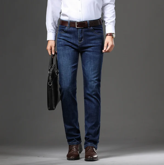 "Nauwsluitende heren jeans met stretch in blauwe tint, comfort en stijl, voor dagelijkse elegantie en veelzijdige looks."