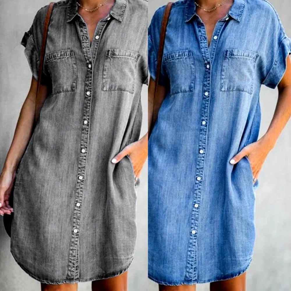 "Nina Denim Jurk Lichtblauw - Comfortabele en veelzijdige lente- en zomerjurk, relaxed fit, ademende denim stof."