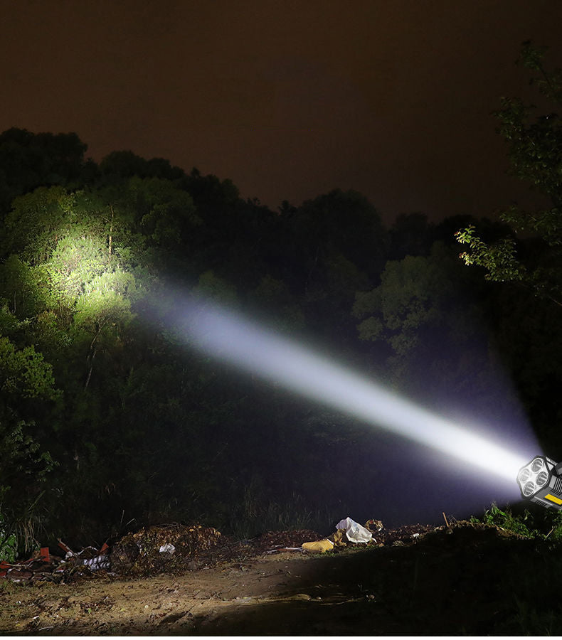 "Oplaadbare waterbestendige zaklamp met 4 krachtige LED's, compact ontwerp en meerdere lichtstanden voor buitengebruik."