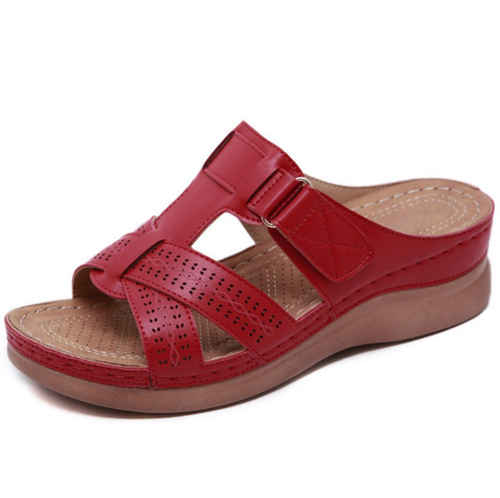 "Orthopedische dames sandalen, bruine kleur, met anatomisch voetbed voor comfort en ondersteuning, ideaal voor dagelijks gebr
