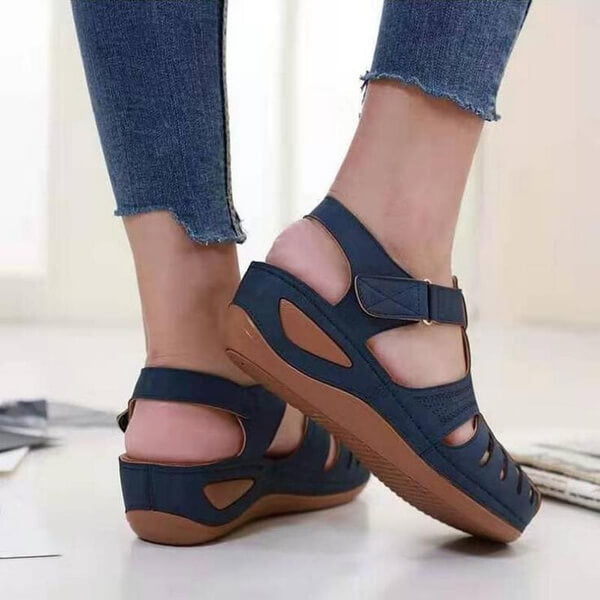 "Orthopedische damessandalen in bohemien stijl, anti-slip zool, duurzaam PU materiaal, zijaanzicht, elegant en comfortabel."