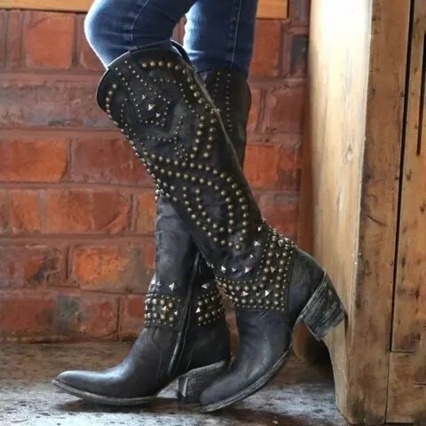 Orthopedische hoge laarzen voor dames met studs, comfort en stijl, verkrijgbaar in diverse kleuren voor elke outfit.