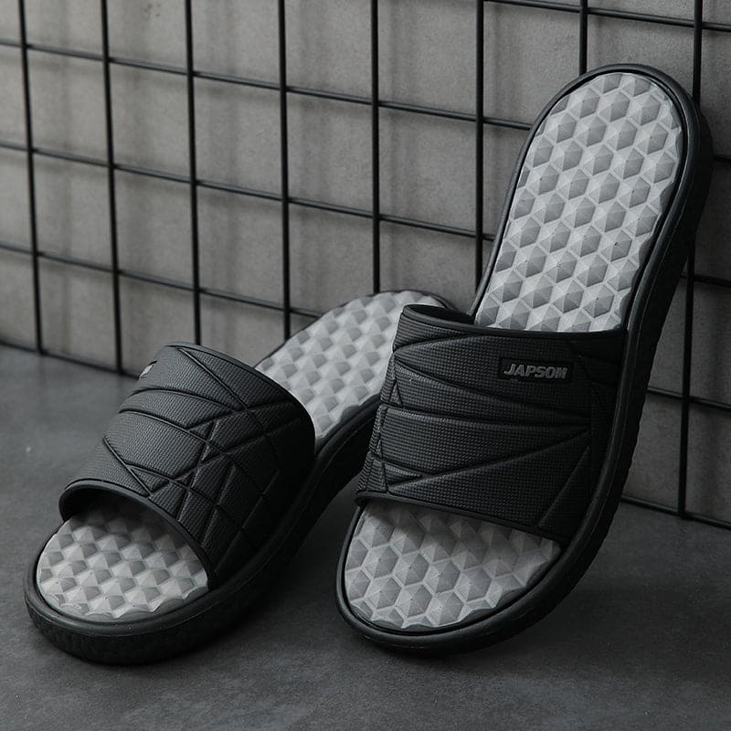 "Orthopedische slippers heren met ademend bovenwerk en comfortabel voetbed, ideaal voor zowel thuis als buiten."