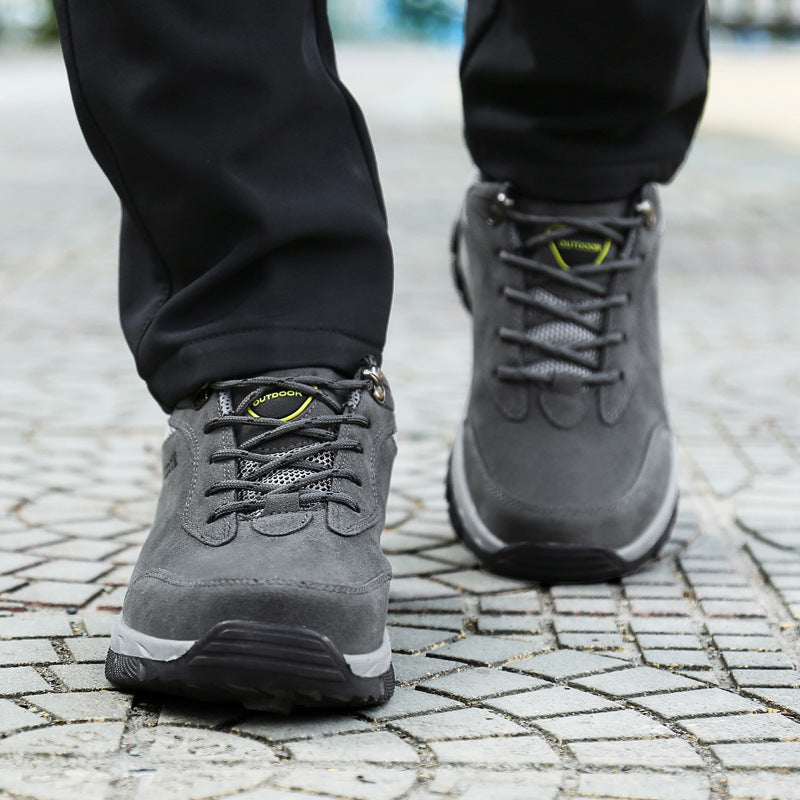 "Orthopedische wandelschoenen heren, grijs met stevige zool en ademende bovenkant voor comfort en ondersteuning."