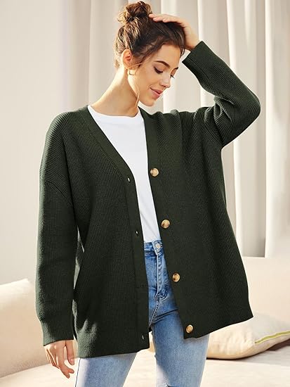 Oversized V-hals damesvest met knoopsluiting, zachte stof in warme kleuren, perfect casual en veelzijdig voor koele dagen.
