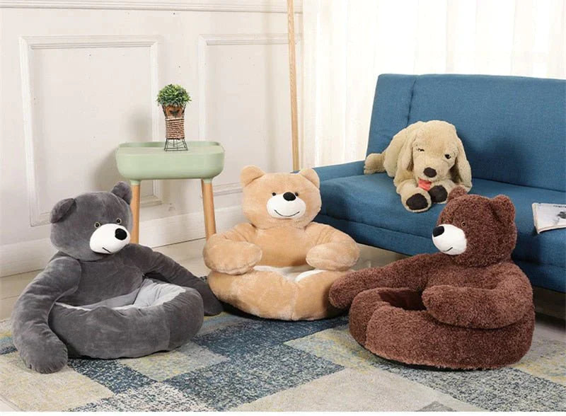 "Pluizig teddybeer huisdierenbed in bruin voor comfort en veiligheid, zachte bekleding en knuffelbaar ontwerp."