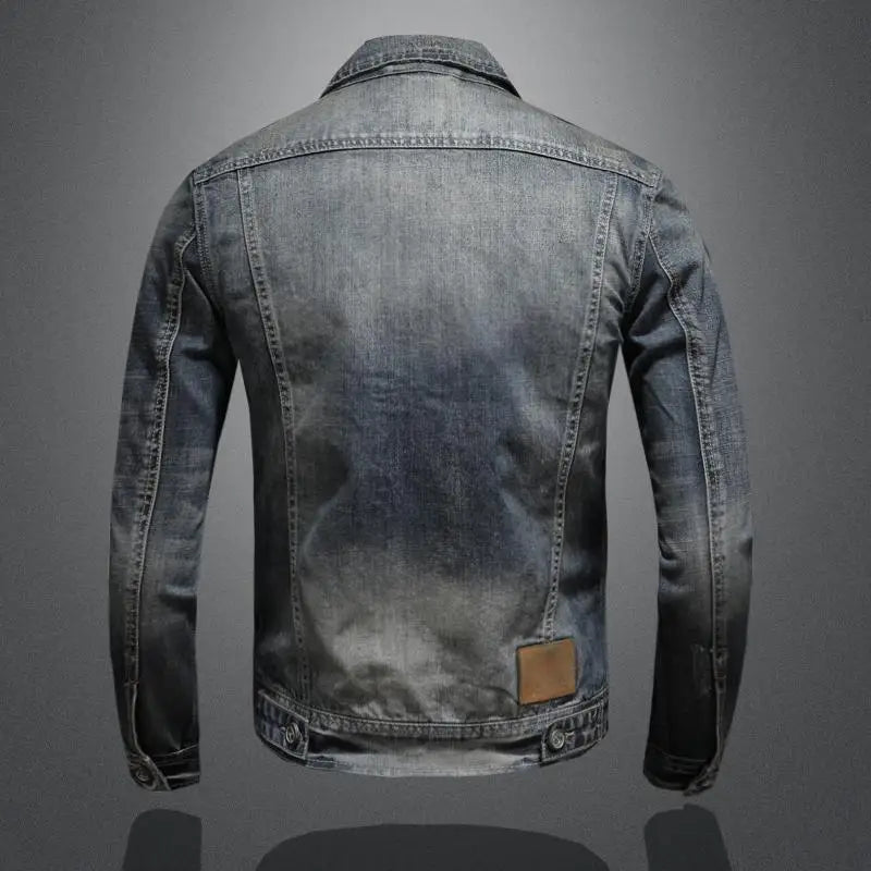 "Retro denim jack voor mannen, stoer ontwerp, stevige knoopsluiting, klassiek blauw, ideale casual stijl."