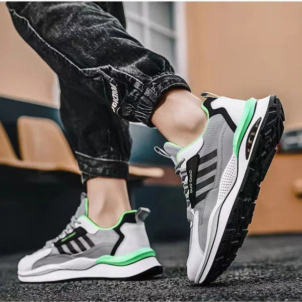 "Retro heren sneakers, suède en mesh, met slijtvaste zool, beige en oranje tinten, vetersluiting, comfortabel en ademend."