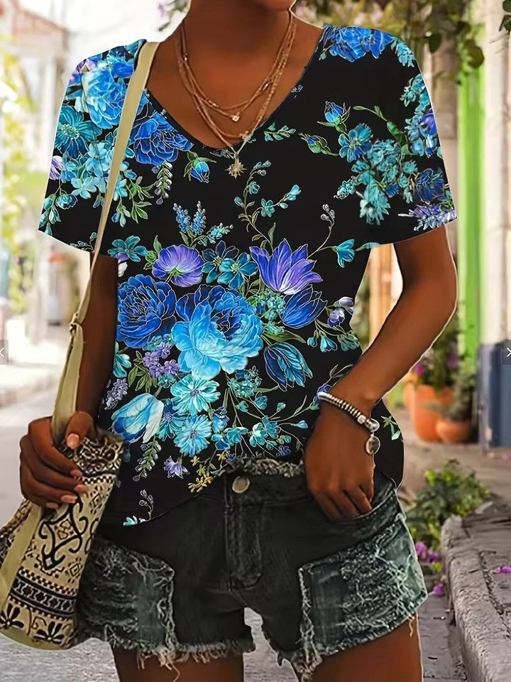 "Retro V-hals dames T-shirt met zachte polyester stof en kleurrijke retroprint voor unieke stijl en comfort."