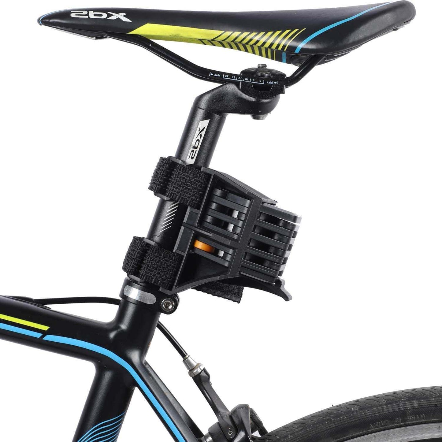 "Robuust fietsslot van gehard staal, 78 cm lang, met sleutel en ABS-laag voor maximale beveiliging van tweewielers."