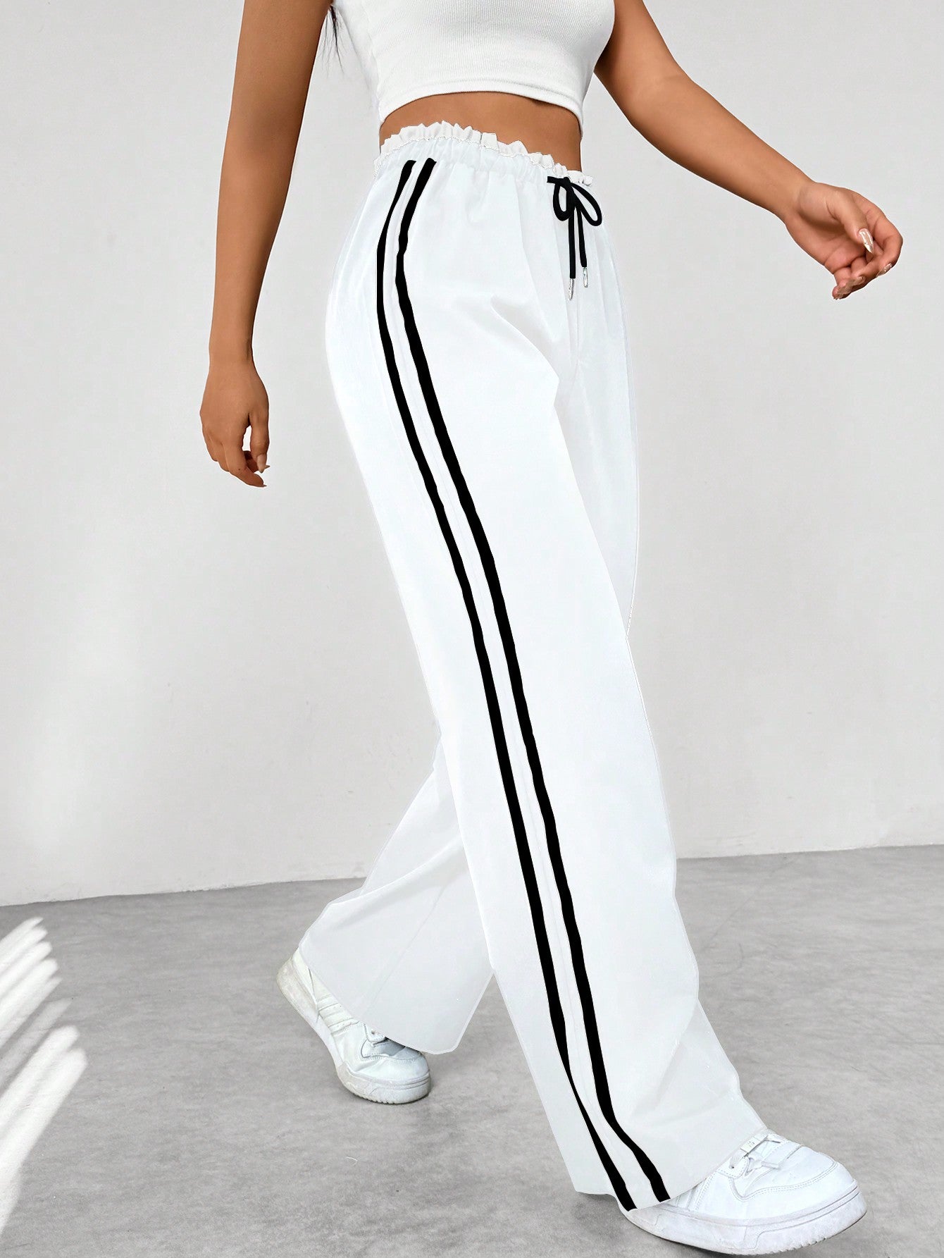 "Sportieve dames wide-leg broek, comfortabele pasvorm, elastische taille, trendy strepen, wijde pijpen, casual stijl"