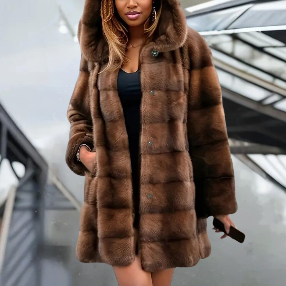 "Stijlvol damesjack met capuchon, warm bruin imitatiebont, elegant ontwerp, ideaal voor herfst en winter, vrouwelijke pasvorm