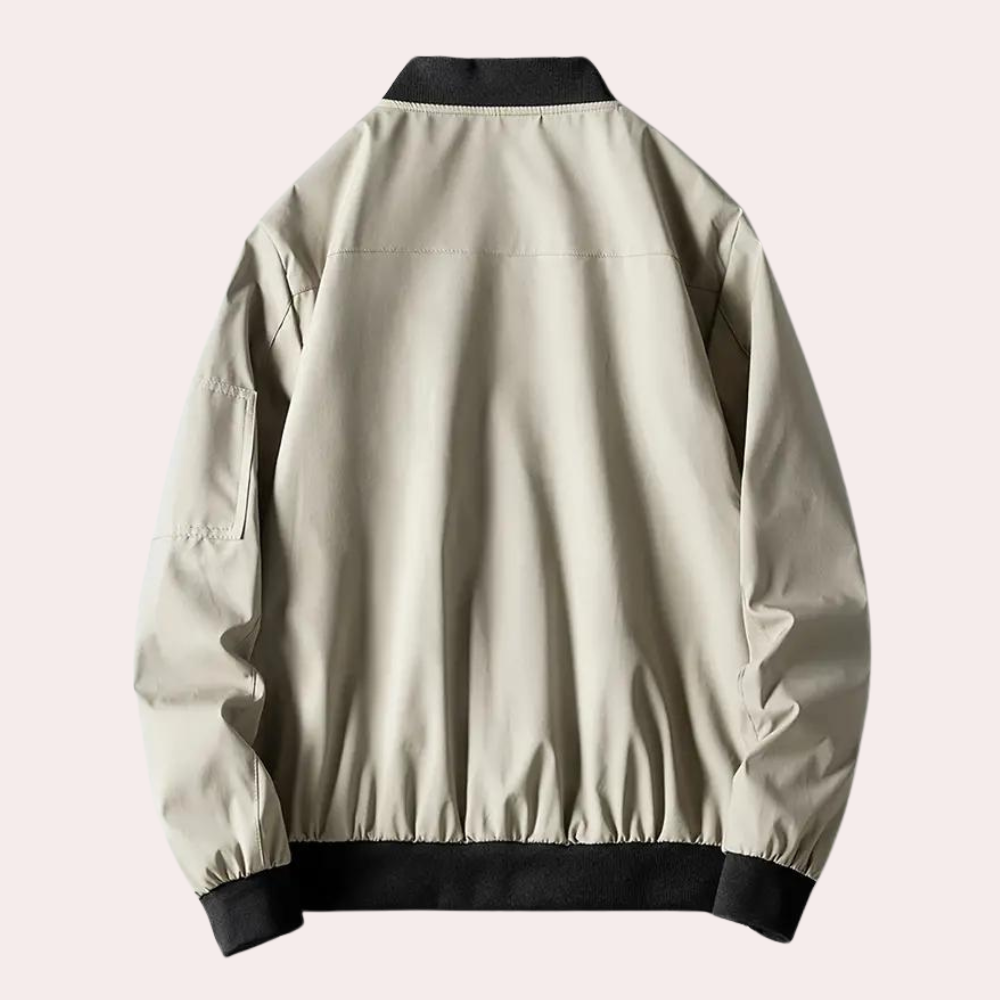 Stijlvol heren bomberjack in olijfgroen, strak slim-fit design met ritssluiting, biedt comfort en veelzijdige combinatieoptie