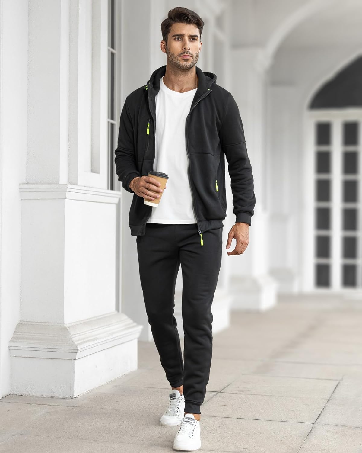 "Stijlvol Jamie trainingspak heren: ademend, grijs/slim-fit pullover en broek, ideaal voor sport en casual wear."