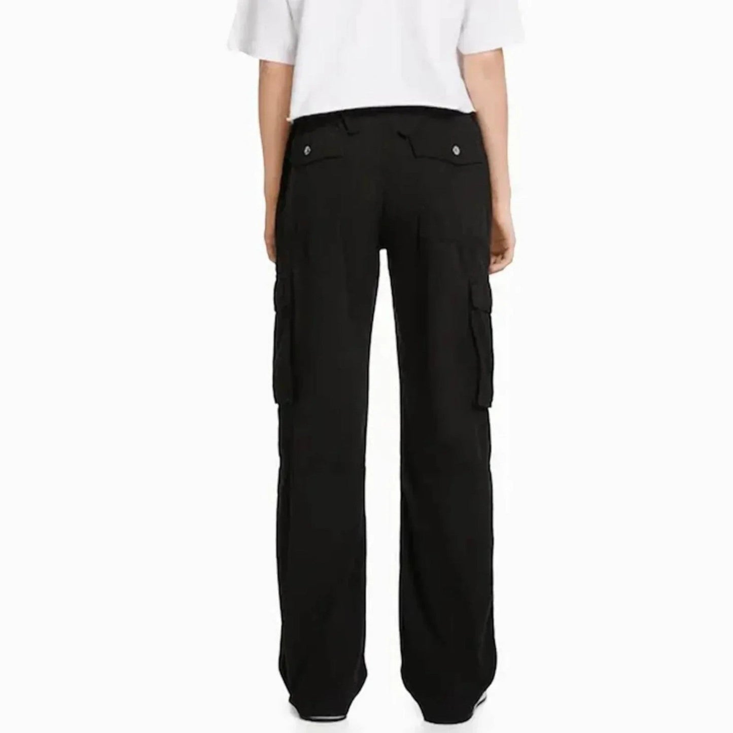 Stijlvolle blauwe cargo broek met verstelbare taille en cargozakken, ideaal voor moderne vrouwen. Comfortabel en trendy.
