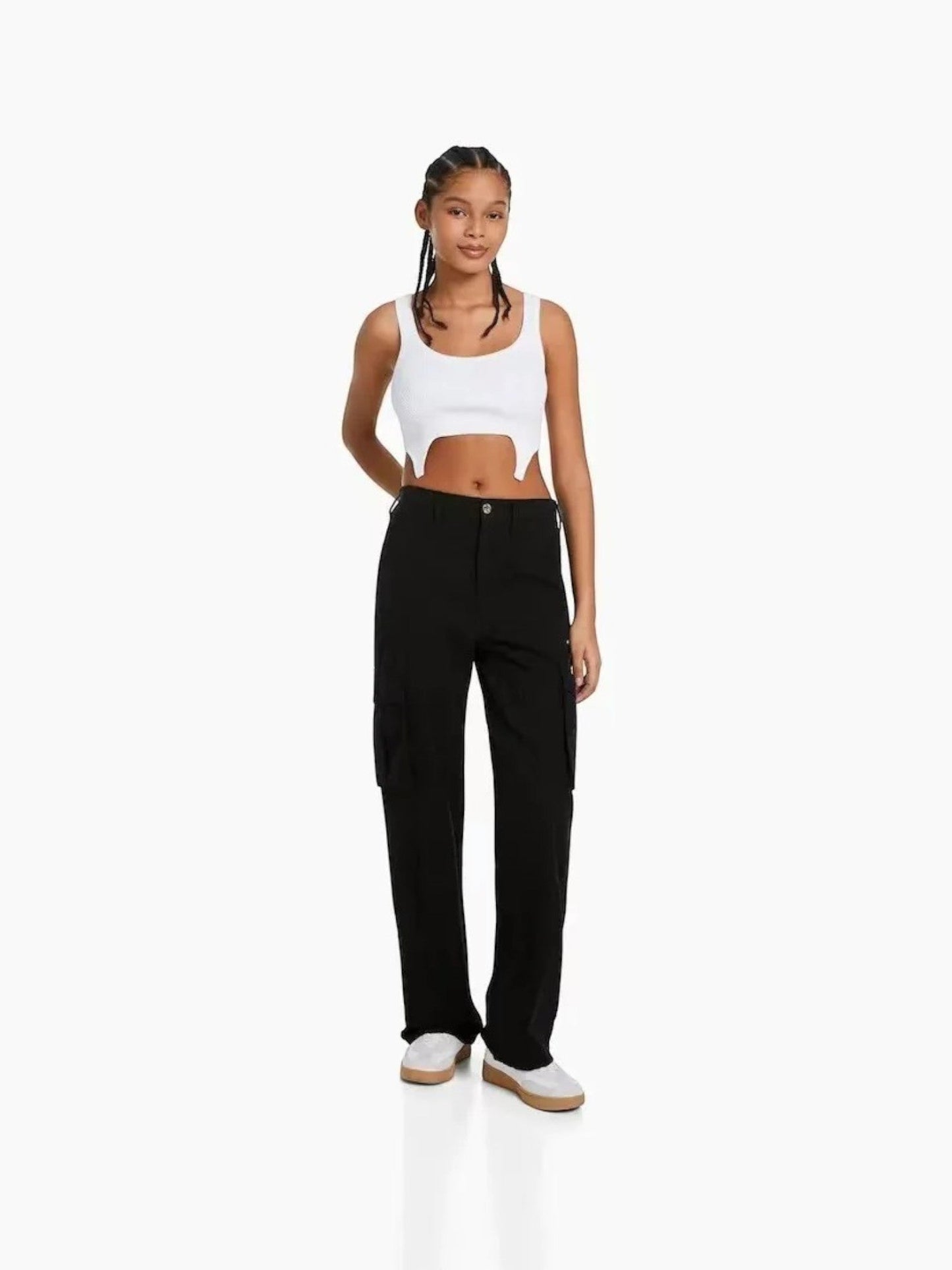 Stijlvolle blauwe cargo broek met verstelbare taille en cargozakken, ideaal voor moderne vrouwen. Comfortabel en trendy.