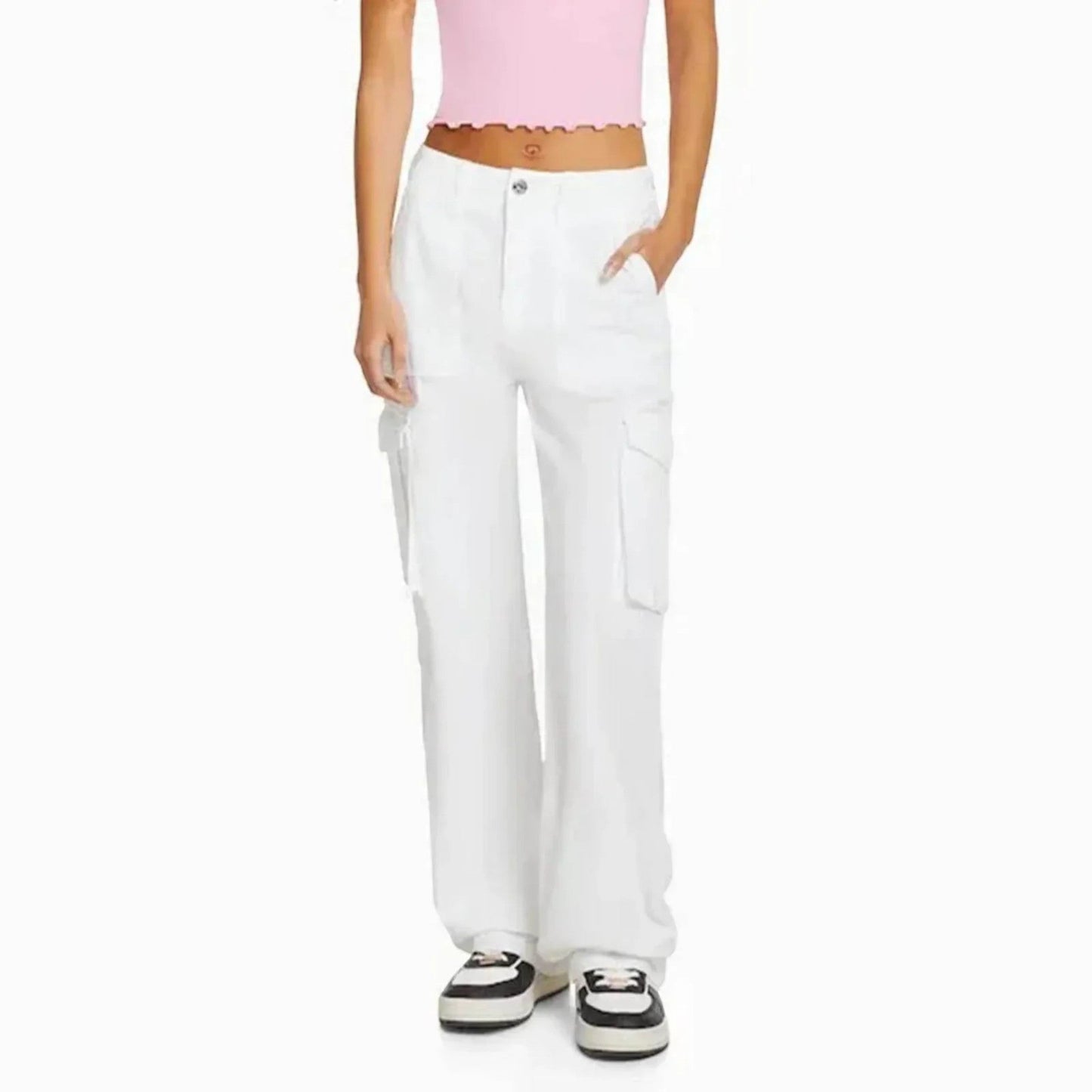 Stijlvolle blauwe cargo broek met verstelbare taille en cargozakken, ideaal voor moderne vrouwen. Comfortabel en trendy.