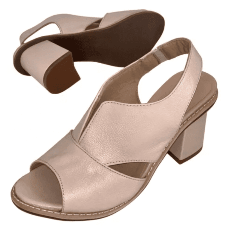 "Stijlvolle damessandalen met beige blokhak, open design en verstelbare bandjes voor comfort en stabiliteit"